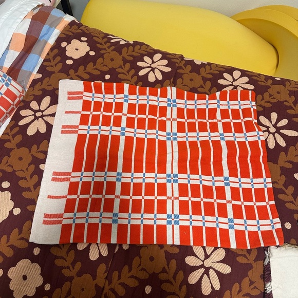 Schoolhouse Shelburne Cotton Coverlette F/Q & 1 pillow sham - Picture 6 of 8